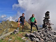 53 In vetta al Monte Valletto (2371 m) con vista alle spalle sul Monte Ponteranica centrale (2372 m)